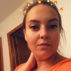 Meet your Posher, Karine